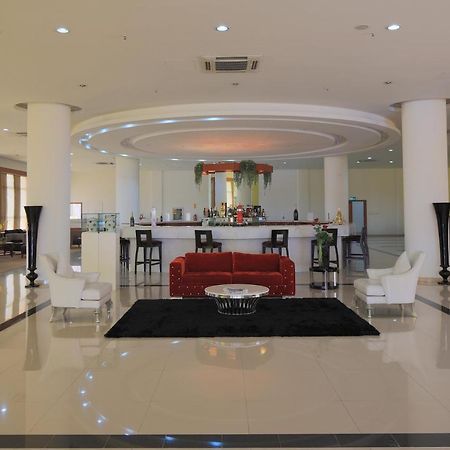 Hotel Victoria Garden Camama Buitenkant foto