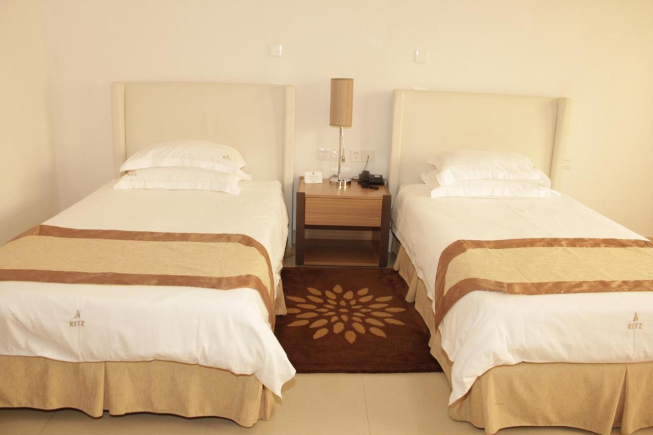 Hotel Victoria Garden Camama Kamer foto
