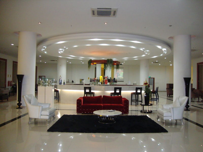 Hotel Victoria Garden Camama Buitenkant foto