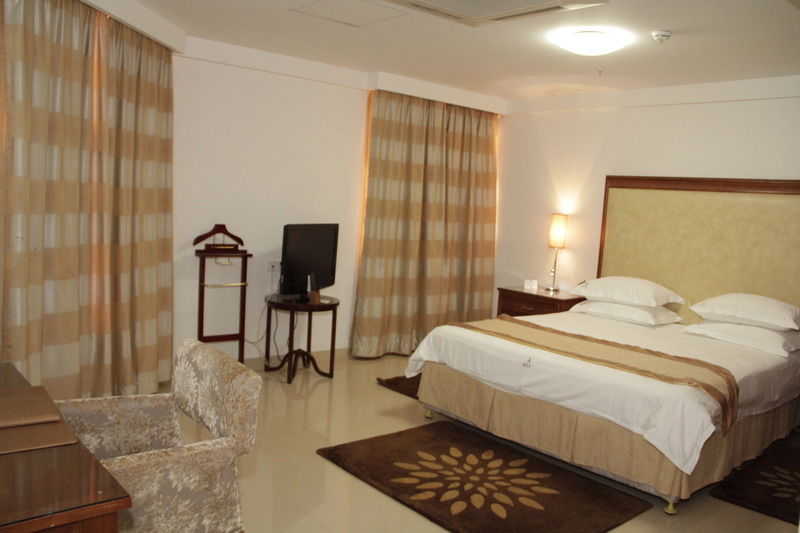 Hotel Victoria Garden Camama Buitenkant foto